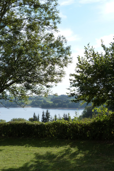 Vue sur le lac de Pareloup Vue sur le lac de Pareloup